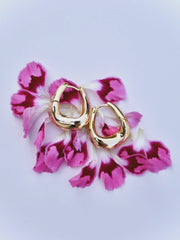 Guro flower earrings