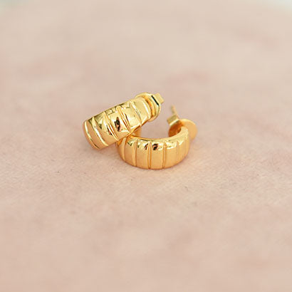 Guro flower earrings