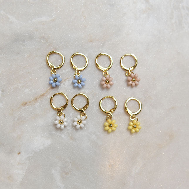 Daisy flower earrings